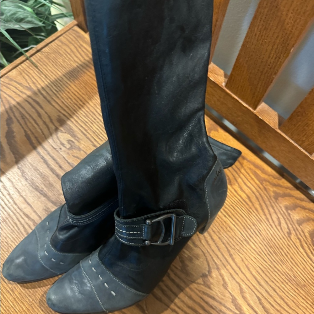 Pull on heeled Boots